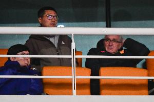 直播吧：伊万专门致电邵佳一表示祝贺 表态愿为昔日助手提供帮助